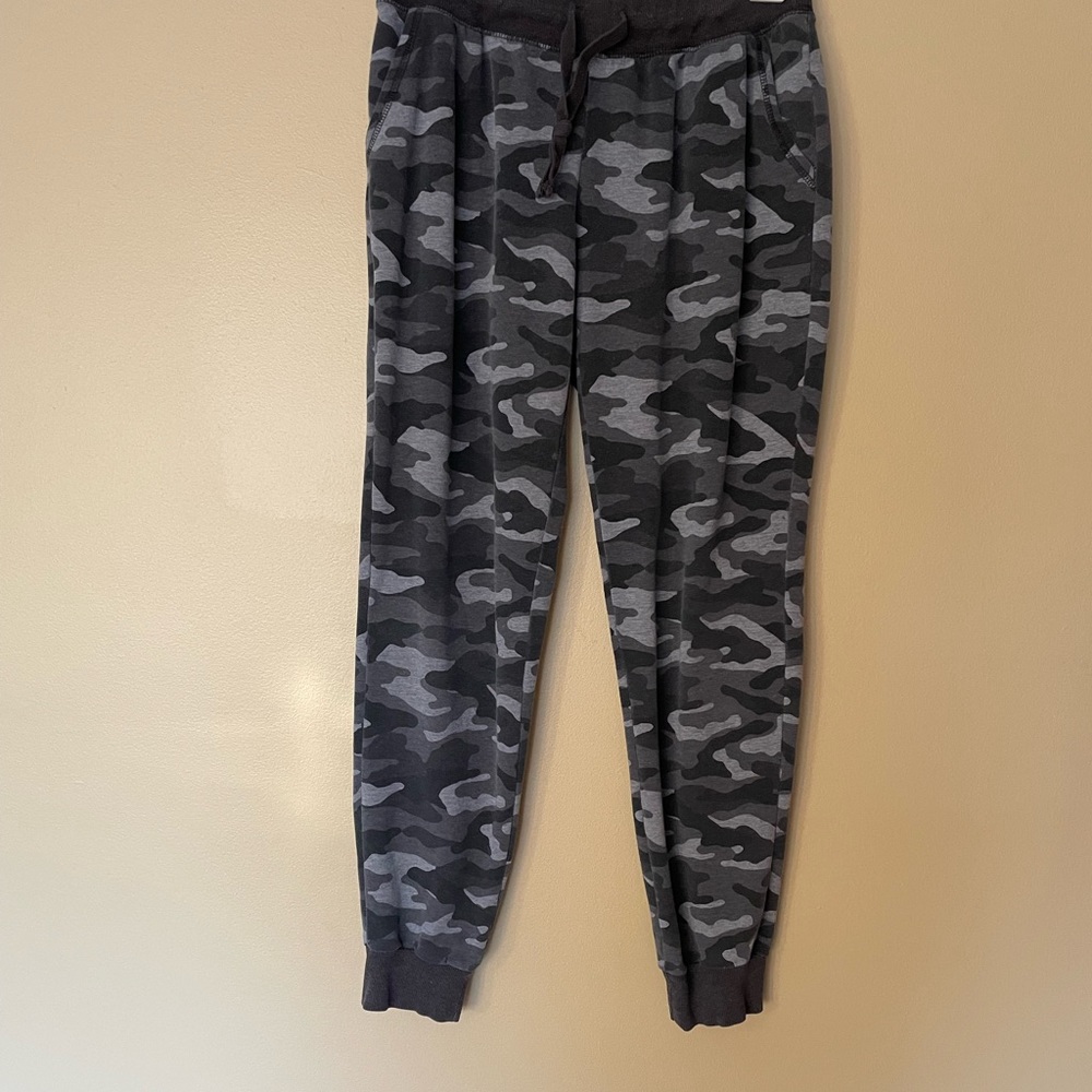 Flirtitude Active Camo Joggers